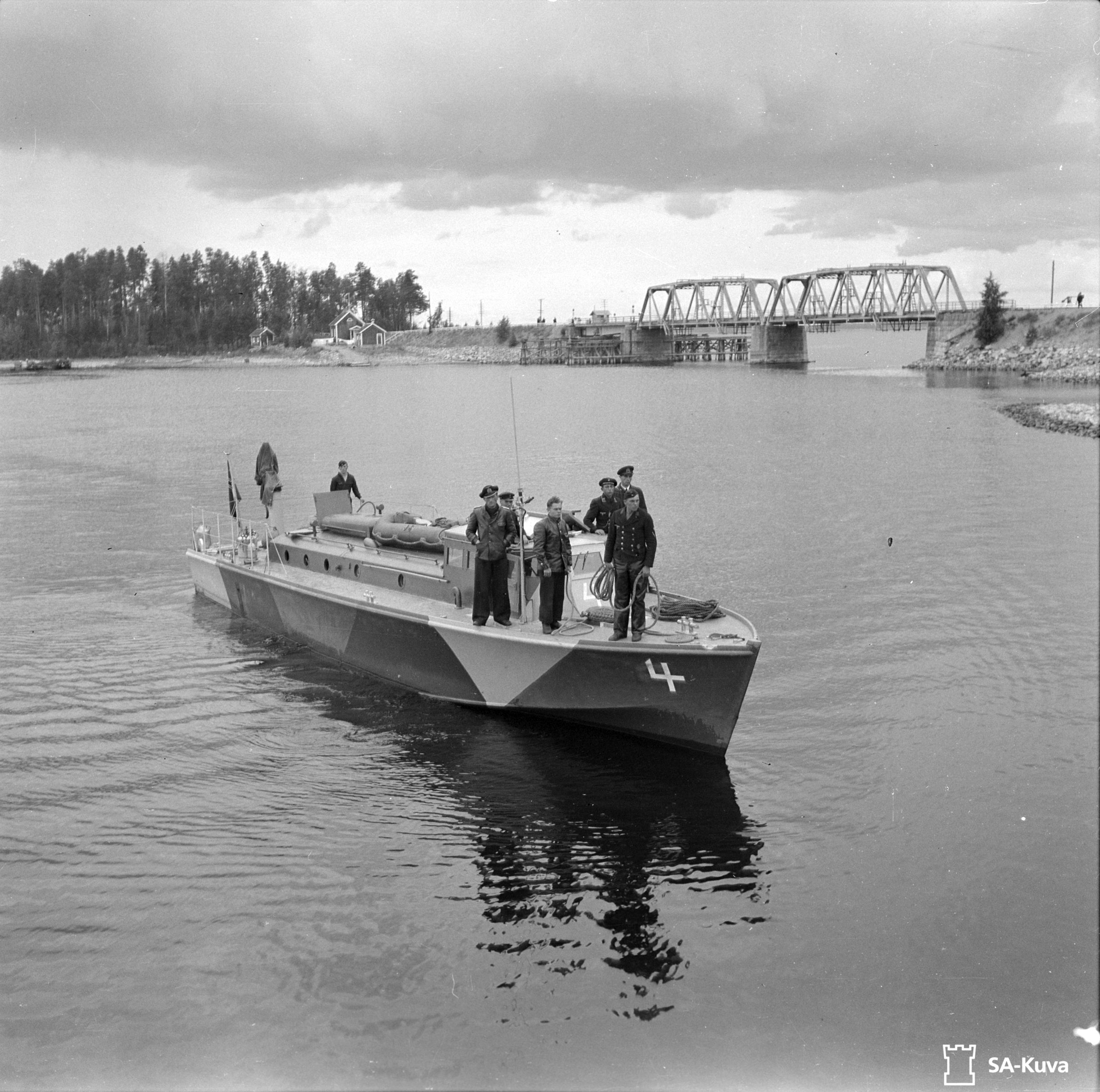 Катер км 5. Прибрежный минный заградитель Кригсмарине (Küsten-Minenleger) Тип км-1.. Немецкие речные катера второй мировой войны. Минный заградитель Кригсмарине. Малые торпедныe катера Kriegsmarine.