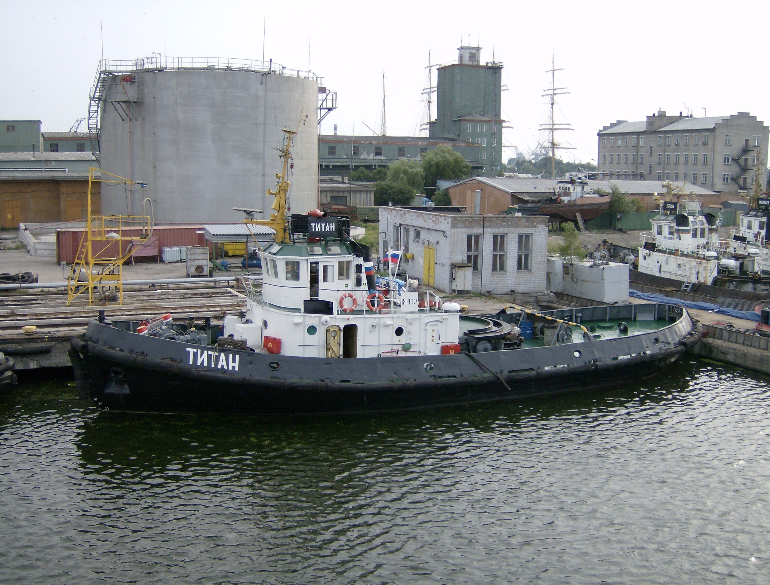 Титан калининград. Речные корабли. Морской буксир. Речной буксир. Водный транспорт.